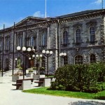 Postcard showing the front of City Hall in 1970