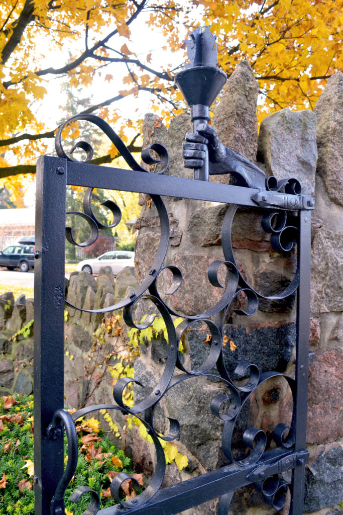 McCrae Park Gates, Les Smith, 1946